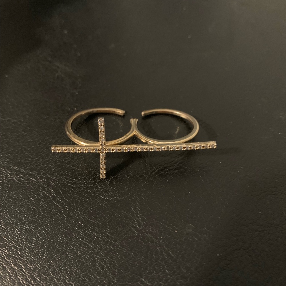 Cross Ring/ double fingers